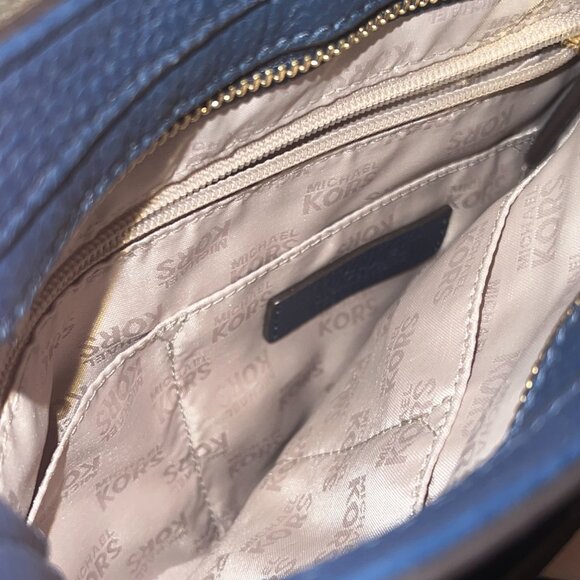 MICHAEL Michael Kors Crossbody Hamilton Traveler Leather Purse Navy Gold Accents - Picture 7 of 13